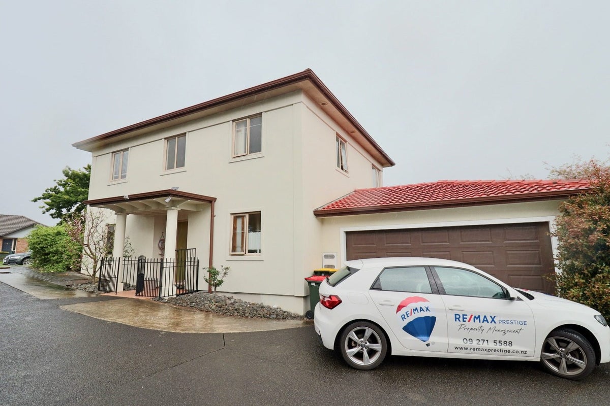 9 Aclare Place, East Tamaki, Auckland - Carousel 1