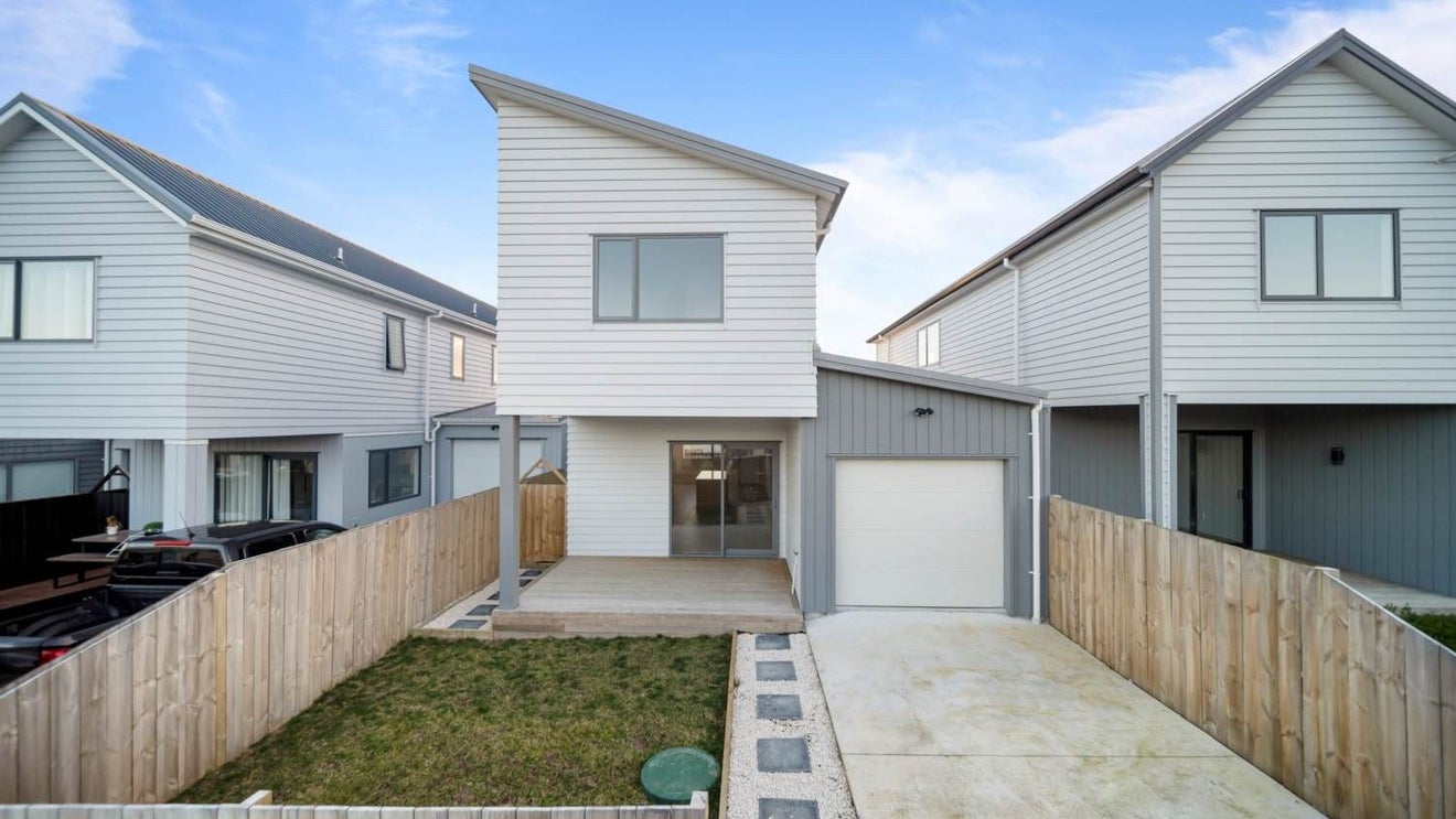 11 Farranfore Road, Opaheke, Papakura - Carousel 1