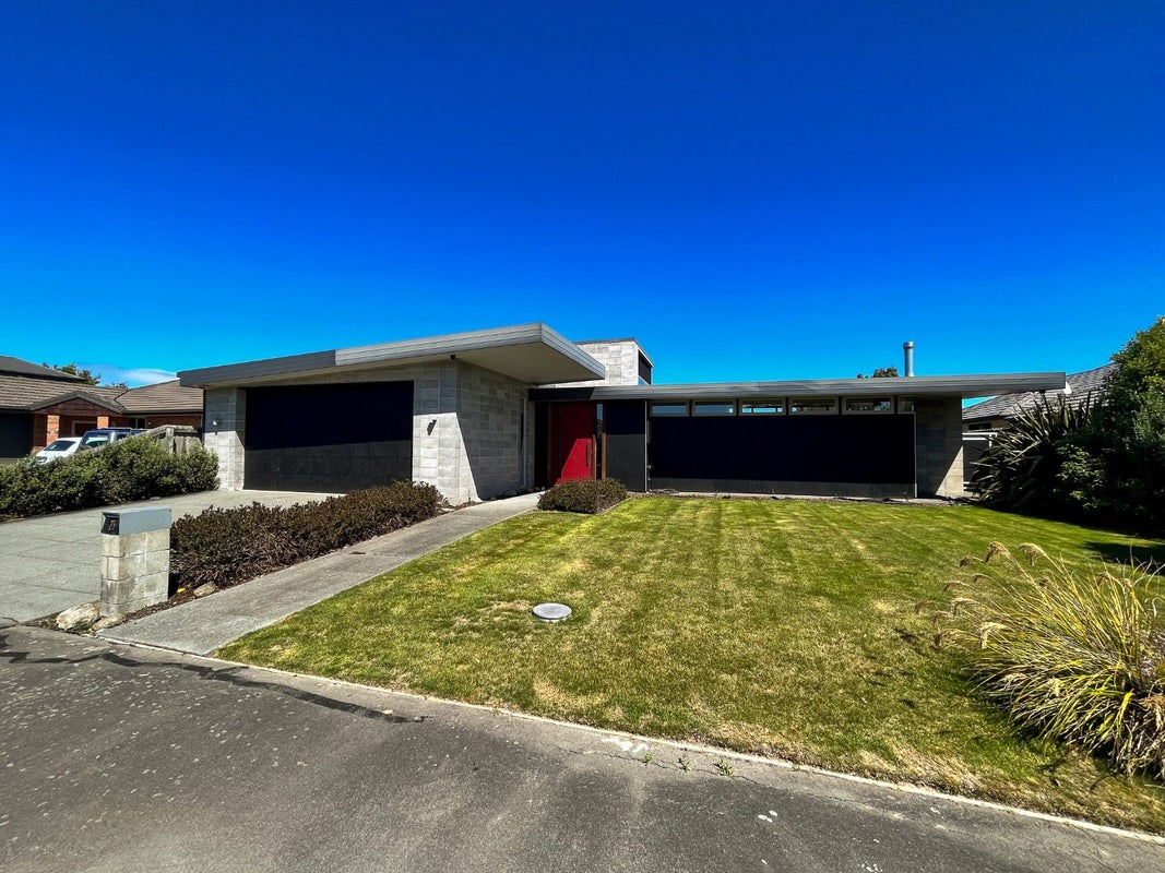 23 Te Pihopa Way, Aidanfield, Christchurch - Carousel 1