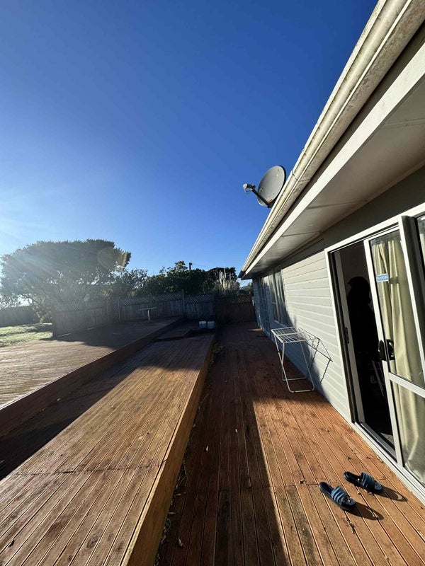 5 Whenua View, Titahi Bay, Porirua - Carousel 2