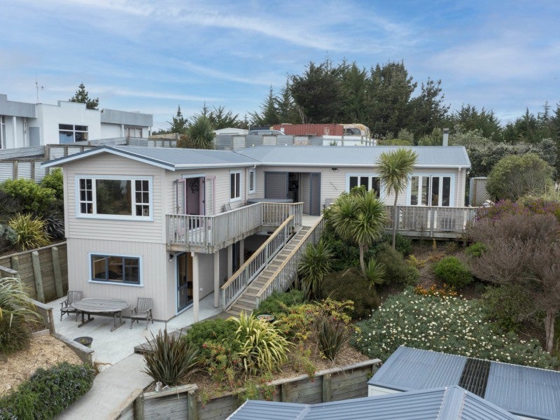 1A Muritai Terrace, Hokio Beach, Levin - Carousel 1