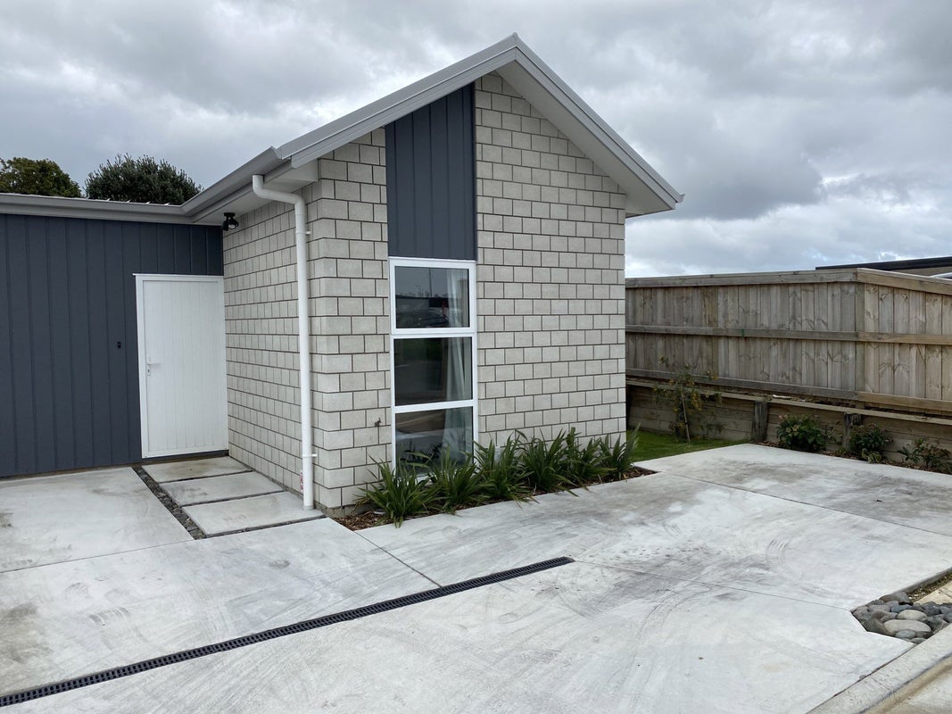31 Borman Road, Huntington, Hamilton - Carousel 1