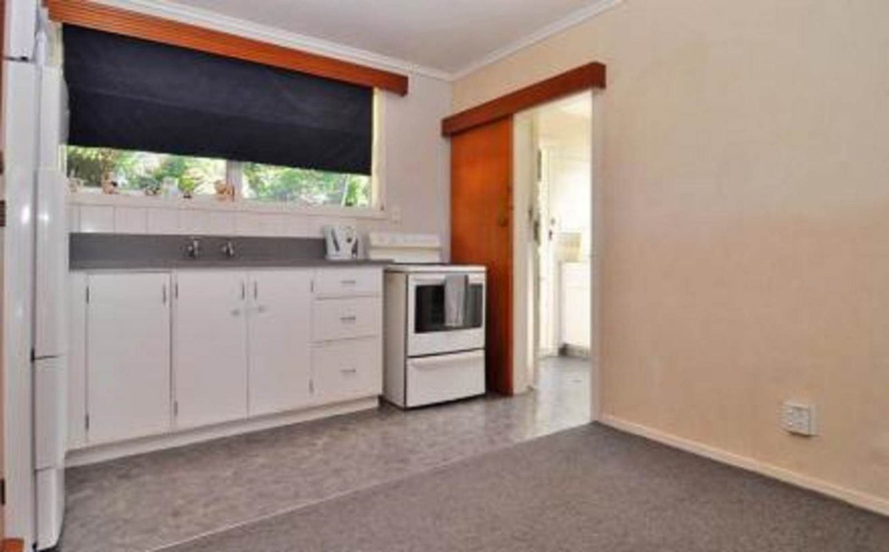 2/26 Rewi Street, Torbay, Auckland - Carousel 2