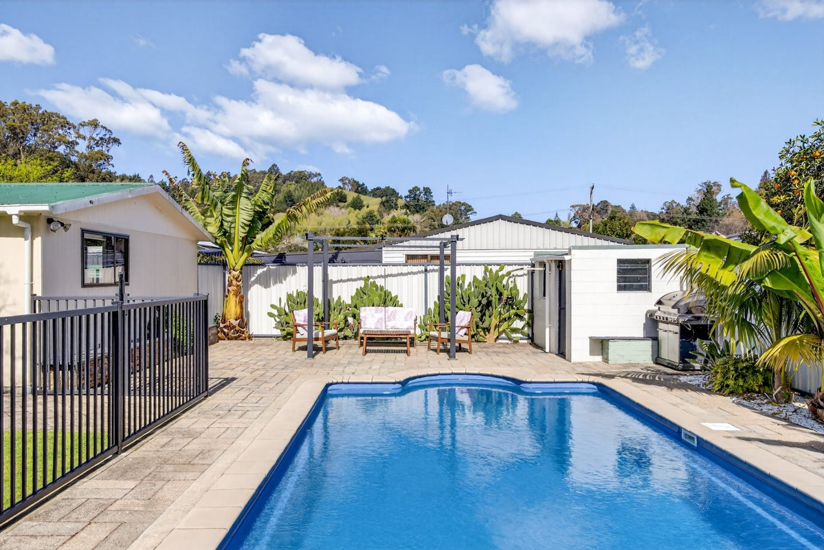 13 Sunvale Crescent, Whataupoko, Gisborne - Carousel 2