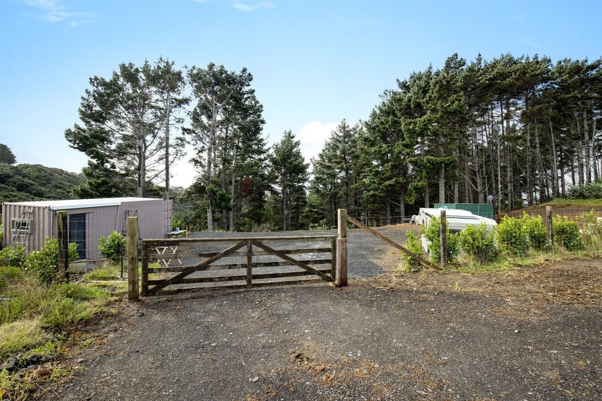 124 Te Kanae Road, Helensville - Carousel 25