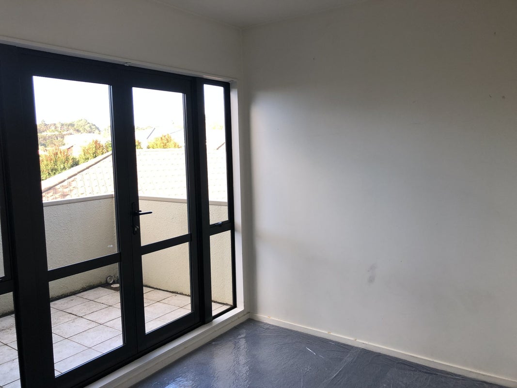 11/3 Orwell Road, Greenhithe, Auckland - Carousel 29
