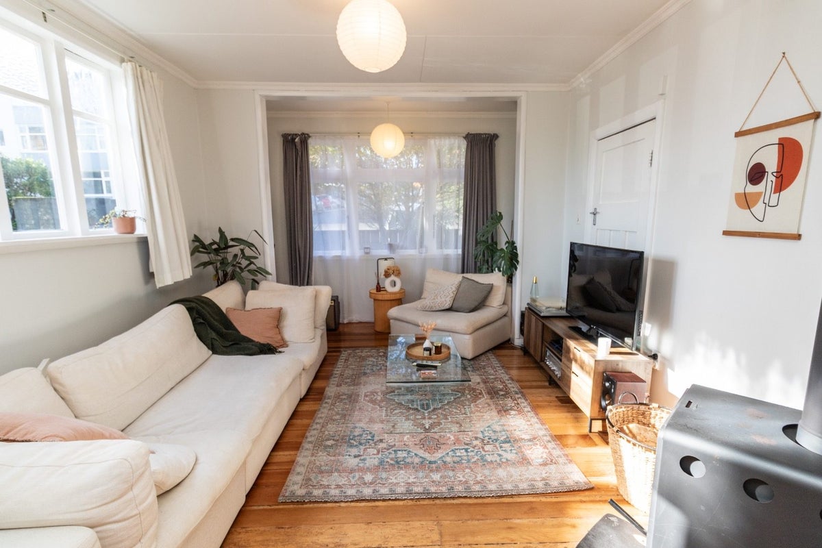 15 Angus Avenue, Berhampore, Wellington - Carousel 2