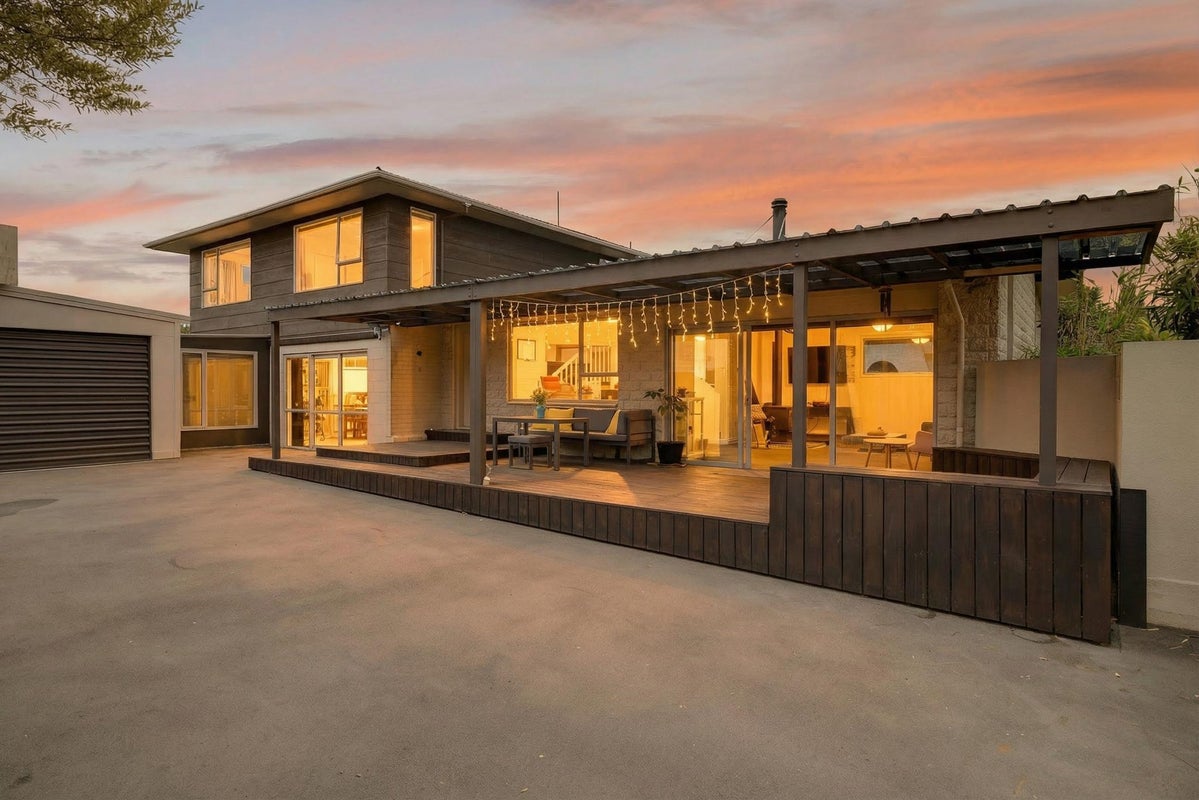 26 Yellowstone Crescent, Burwood, Christchurch - Carousel 2