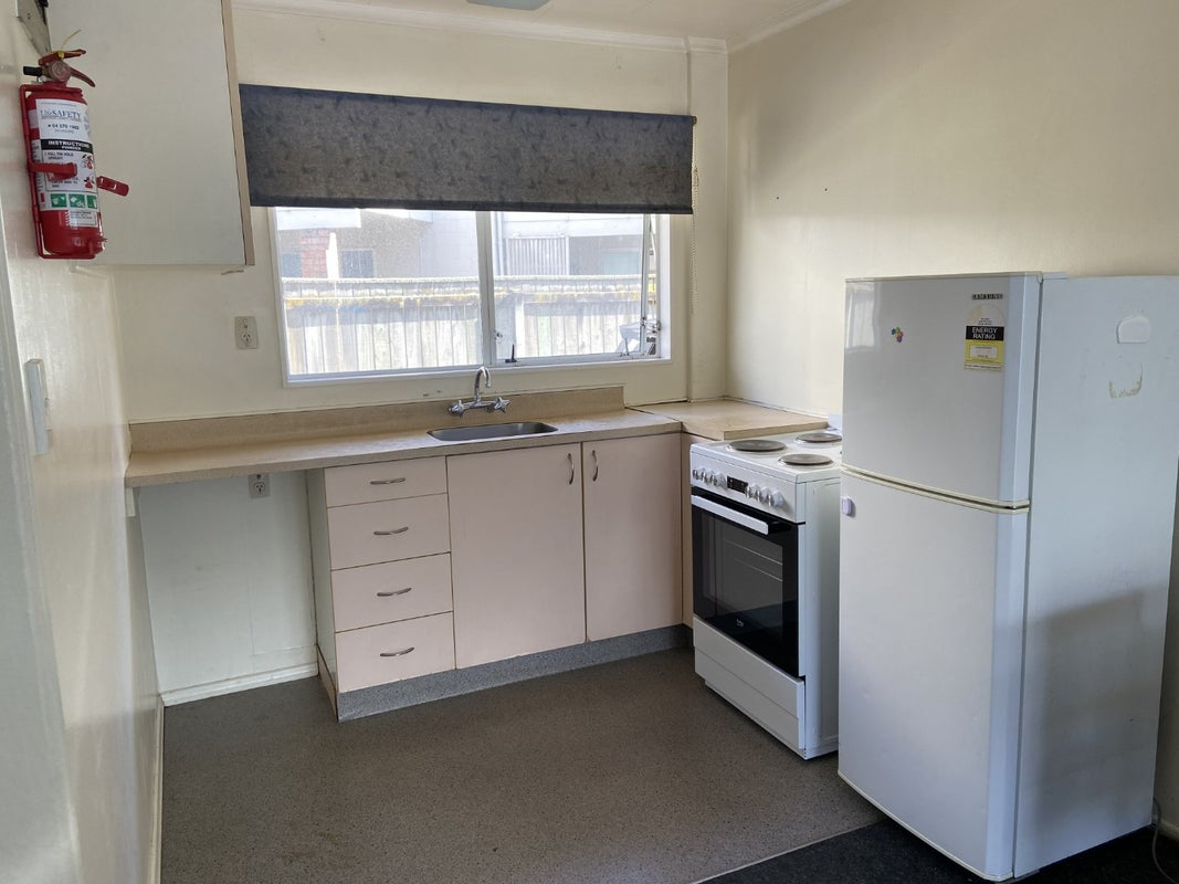 5/98 Pharazyn Street, Melling, Lower Hutt - Carousel 1