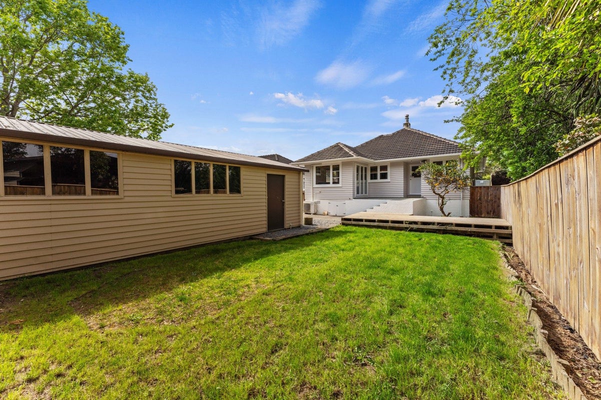 3 Ross Grove, Trentham, Upper Hutt - Carousel 1