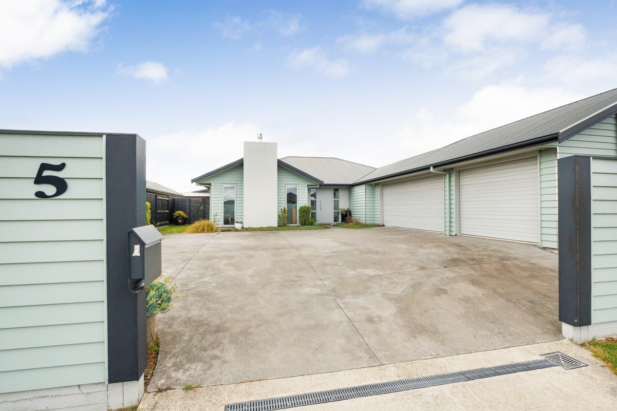 5 Morocco Terrace, Kelvin Grove, Palmerston North - Carousel 32