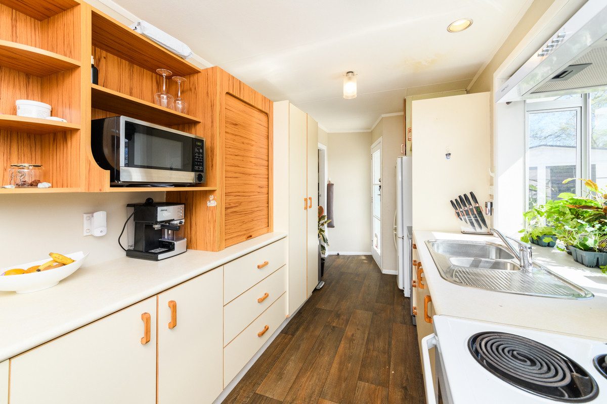 92 Apollo Parade, Milson, Palmerston North - Carousel 2