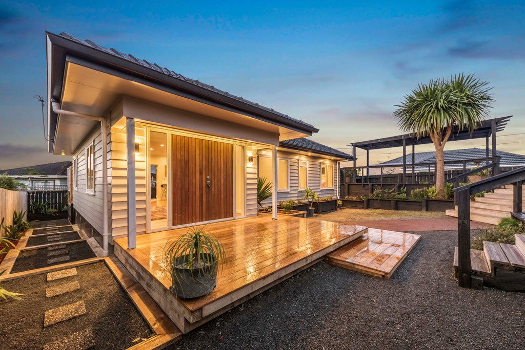 1/179 Waimumu Road, Massey, Auckland - Carousel 2