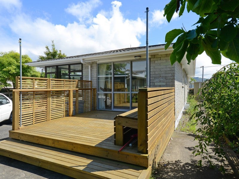 B/8b PORUTU ST, EPUNI, LOWER HUTT - Carousel 1