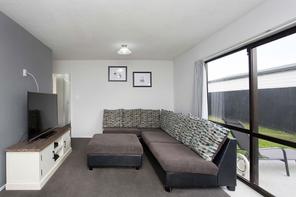 1/64 BAYSWATER CRESCENT, Bromley, Bromley - Carousel 2