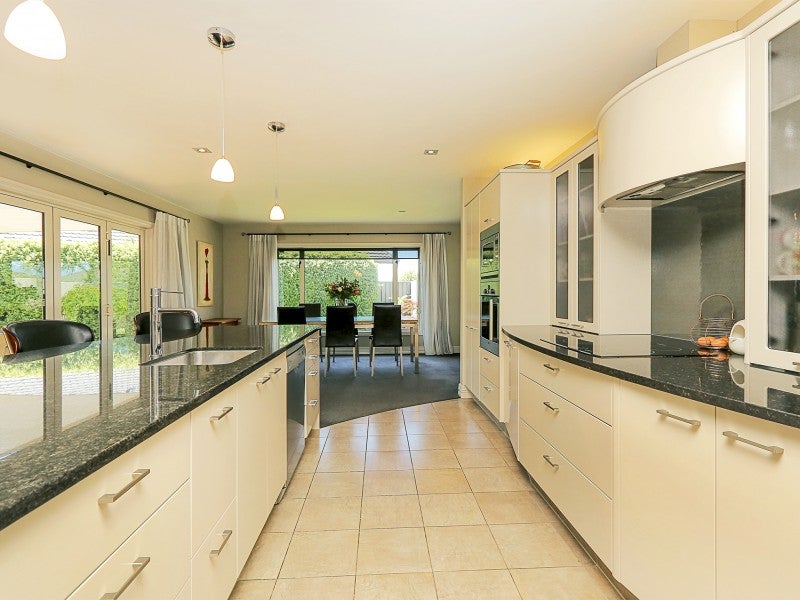 8 Tasman Drive, Poraiti, Napier - Carousel 2