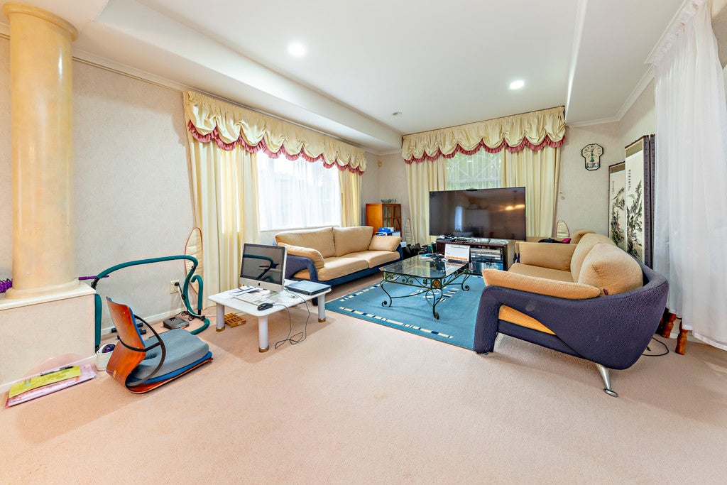 77 Bob Charles Drive, Golflands, Auckland - Carousel 2