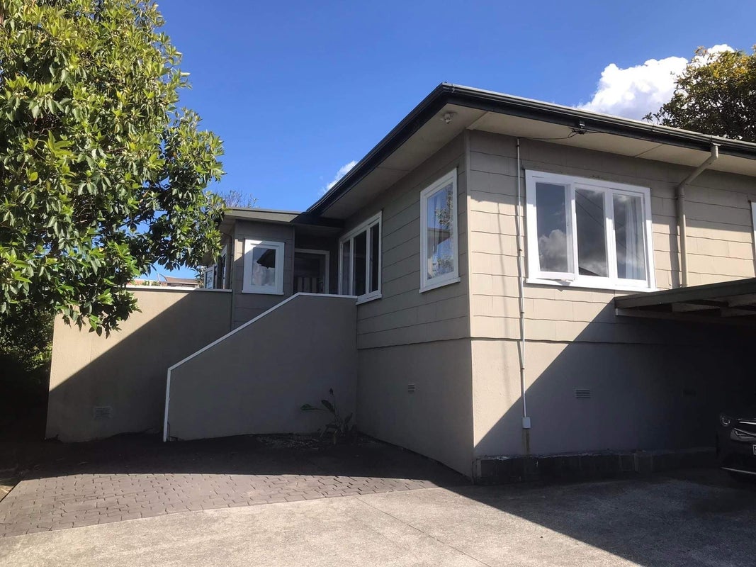 4/497 Beach Road, Murrays Bay, Auckland - Carousel 1