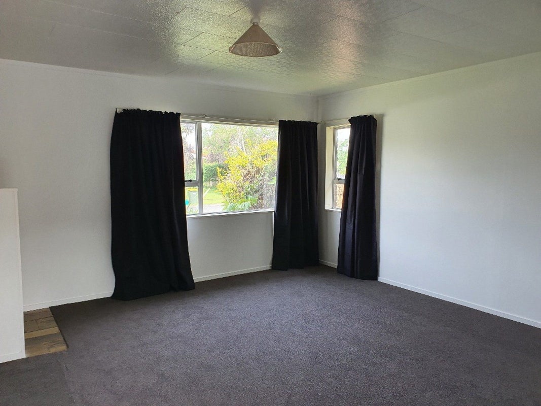 14 Garland Drive, St Andrews, Hamilton - Carousel 2
