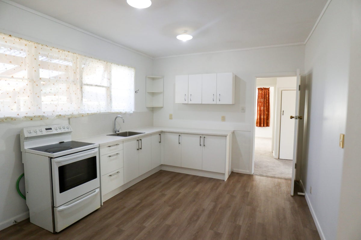 7 Cornwall Road, Mangere, Auckland - Carousel 2