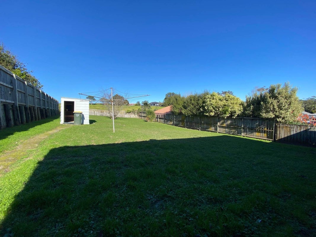 54 Vodanovich Road, Te Atatu South, Auckland - Carousel 12