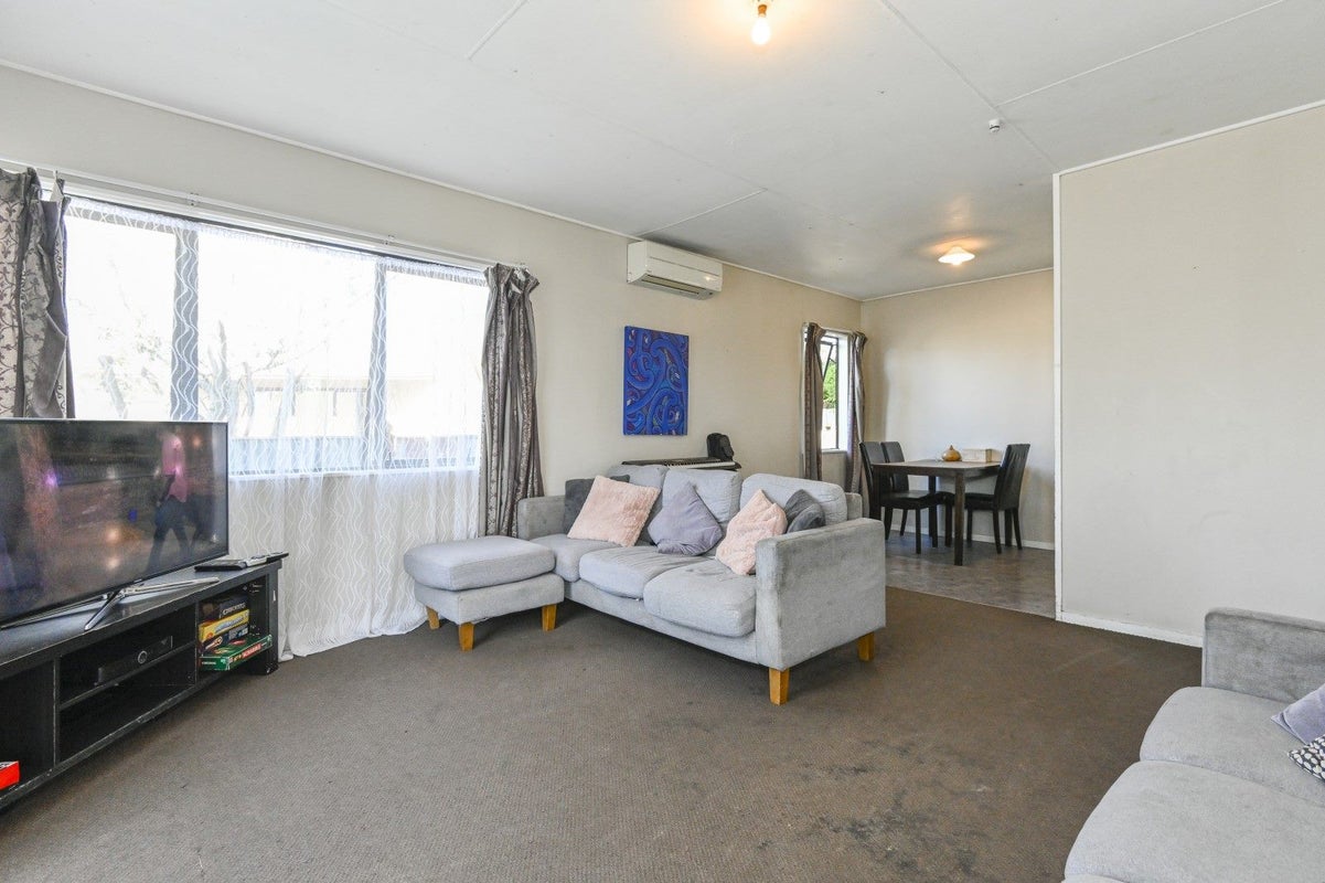 913F Nelson St N, Mayfair, Hastings - Carousel 2