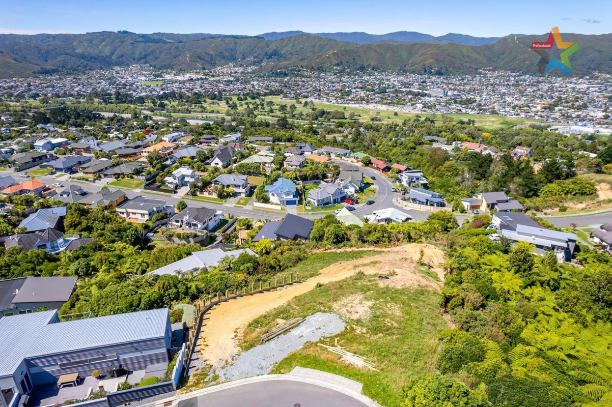 7 Winifred Way, Belmont, Lower Hutt - Carousel 1