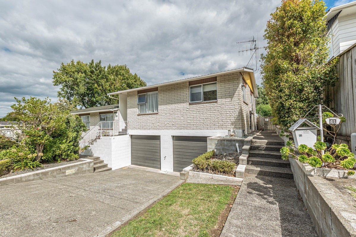 41 Parkes Avenue, Saint Johns Hill, Whanganui - Carousel 1