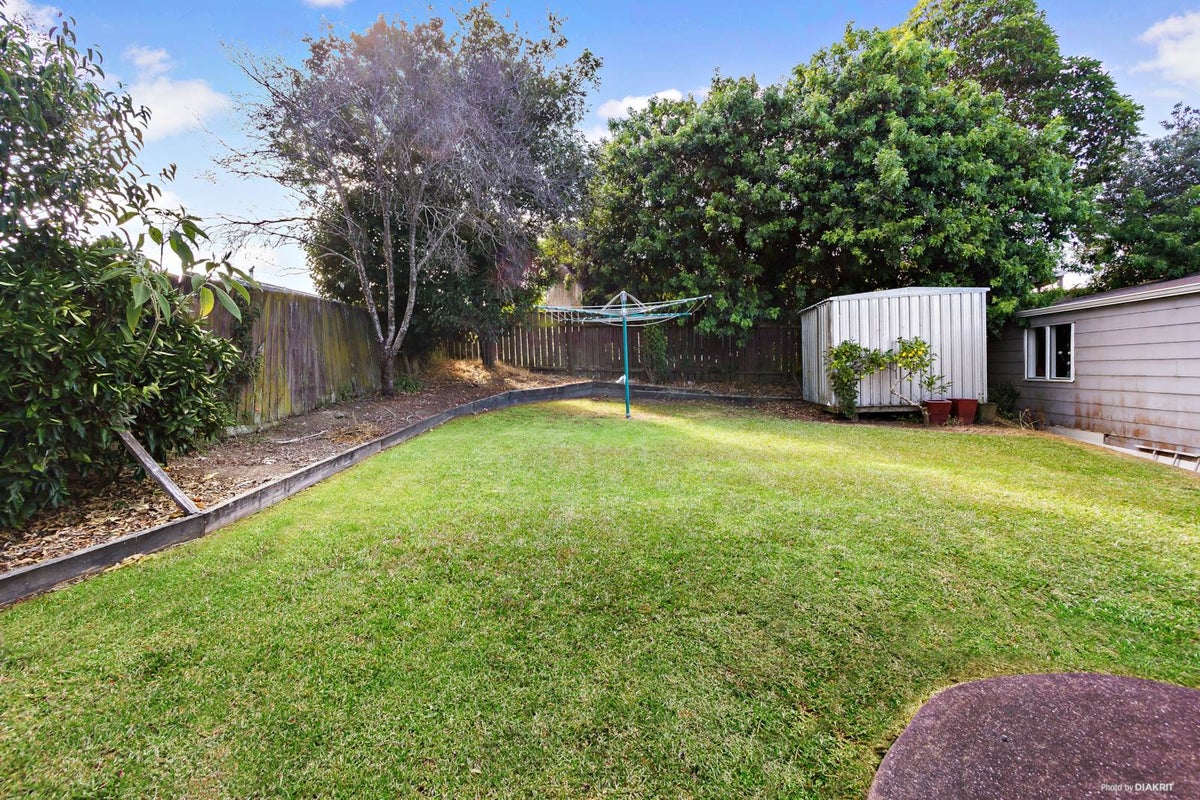 4 Landow Place, Henderson, Auckland - Carousel 12