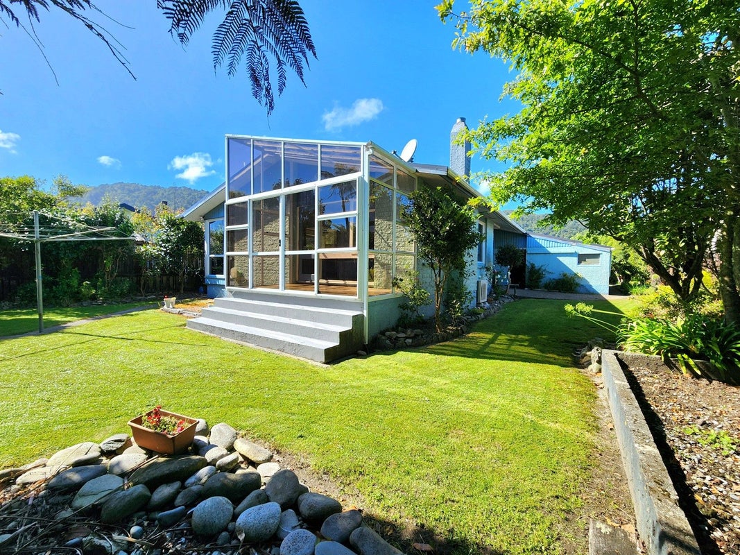 79 Hall Street, Cobden, Greymouth - Carousel 1