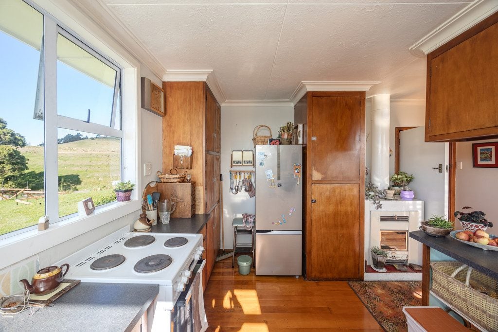 33 Selwyn Street, South Hill, Oamaru - Carousel 2