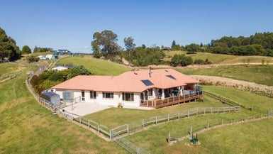 76 Stagecoach Road, Upper Moutere - Carousel 1