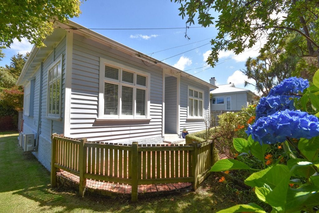 22 Newport Street, Belleknowes, Dunedin - Carousel 1