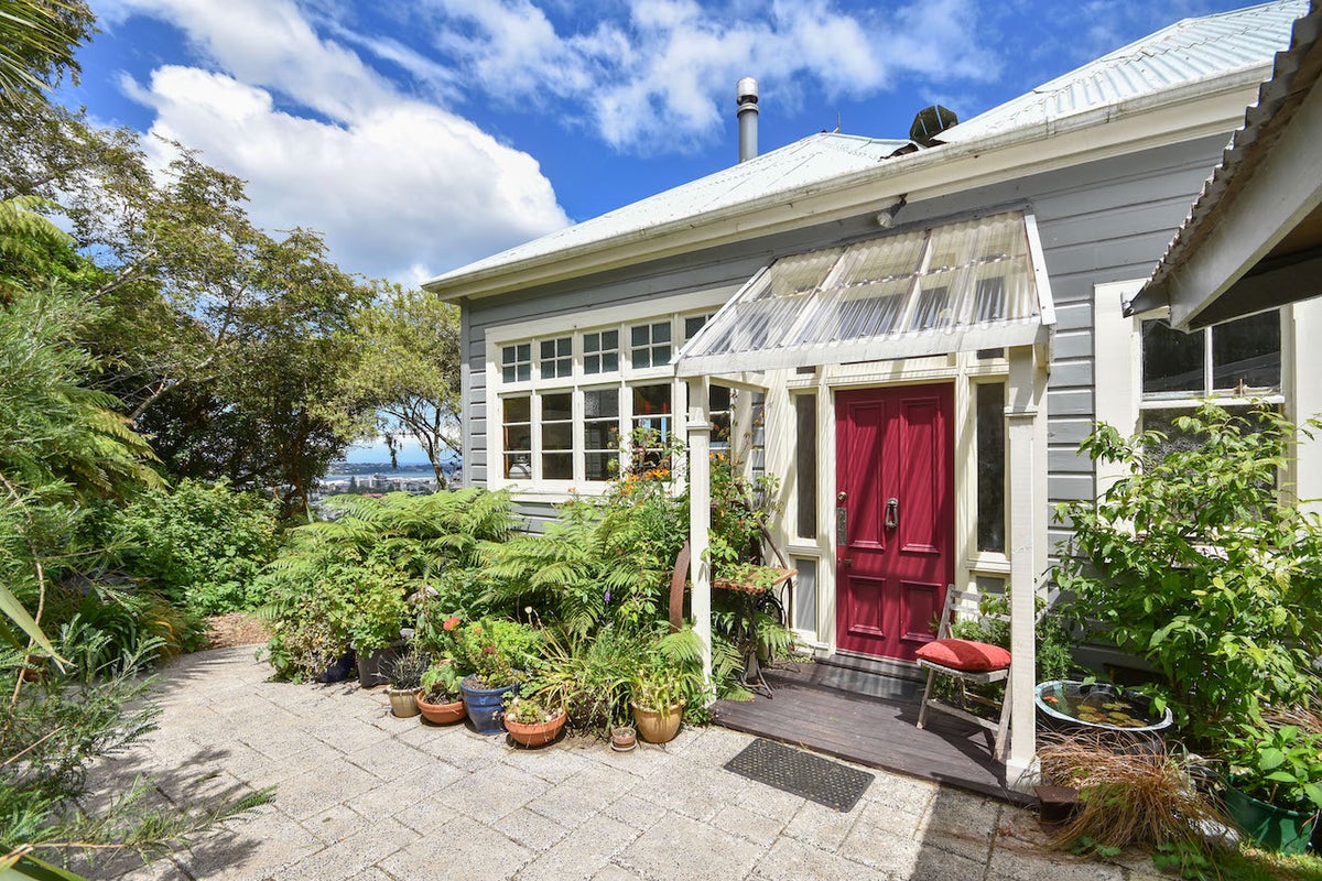 120 Pine Hill Road, Dalmore, Dunedin - Carousel 1