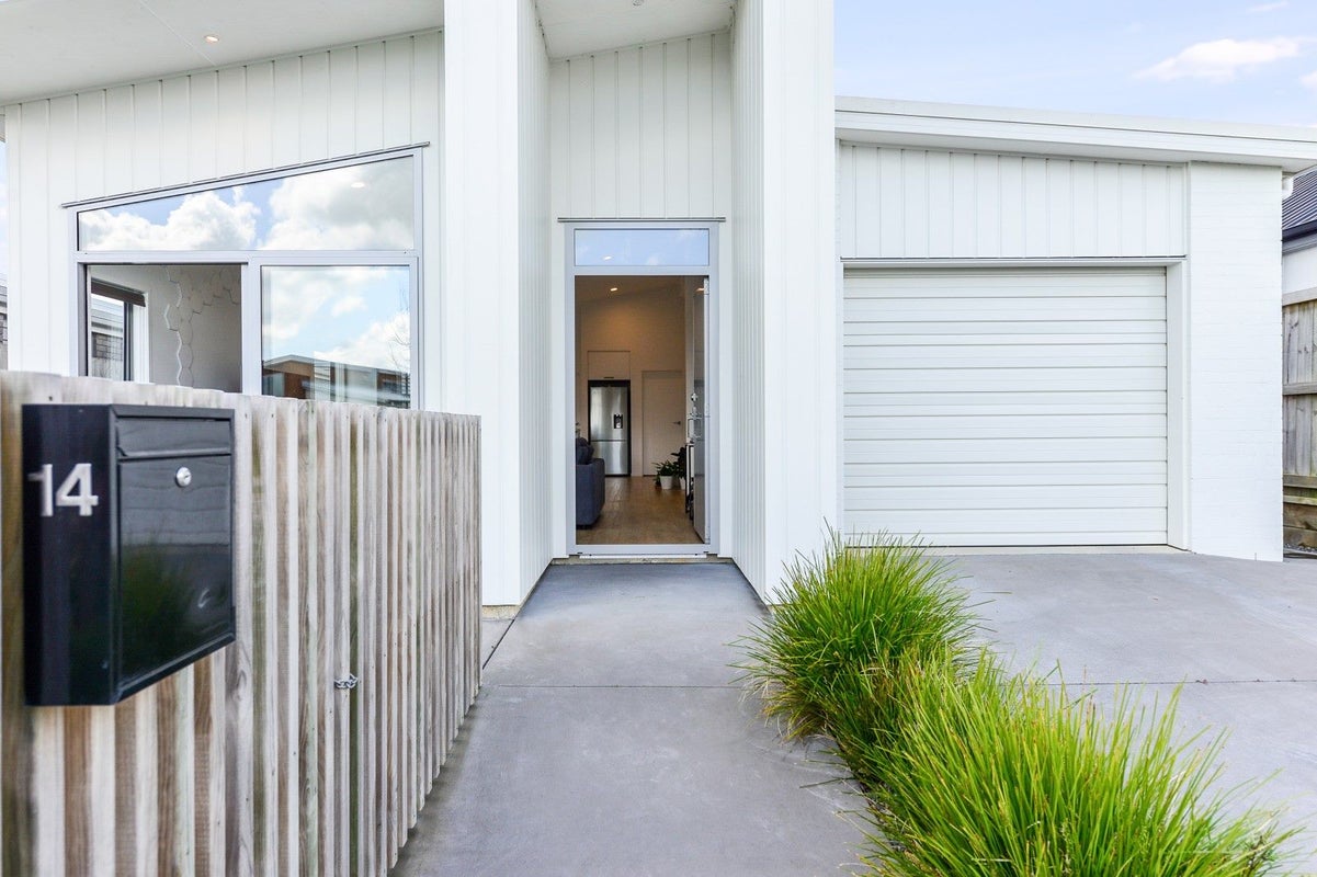 14 Whakapono Avenue, Baverstock, Hamilton - Carousel 24