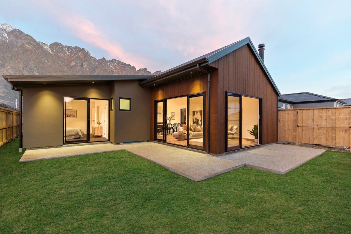 4 Collie Road, Jacks Point, Queenstown - Carousel 2