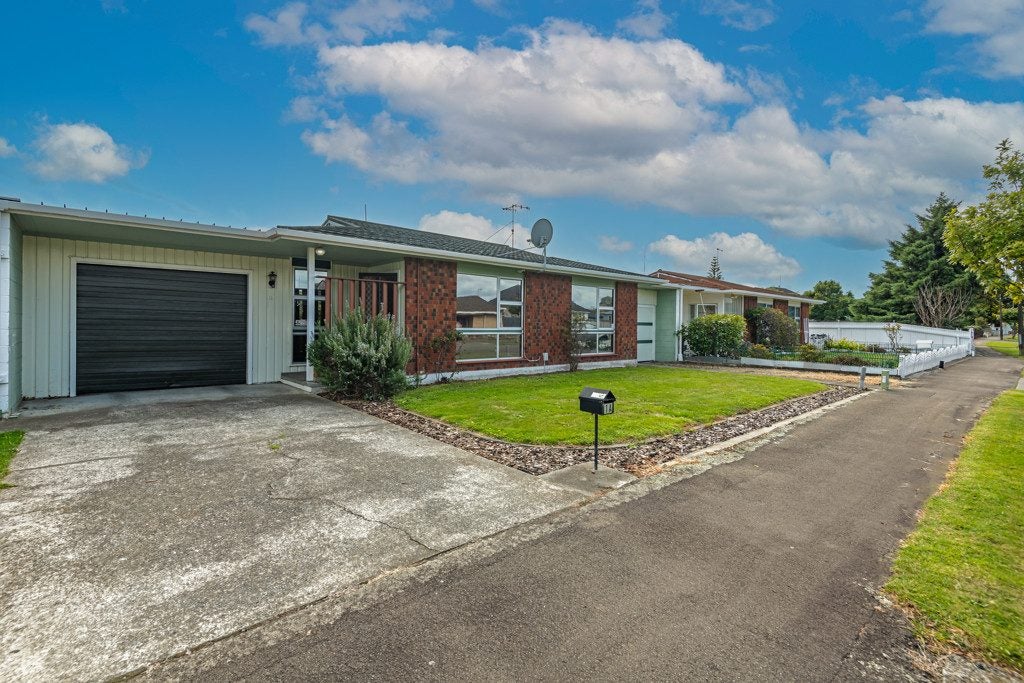 1A Bristol Crescent, Roslyn, Palmerston North - Carousel 1
