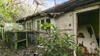 17 Romney Square, Tawa, Wellington - Carousel 1