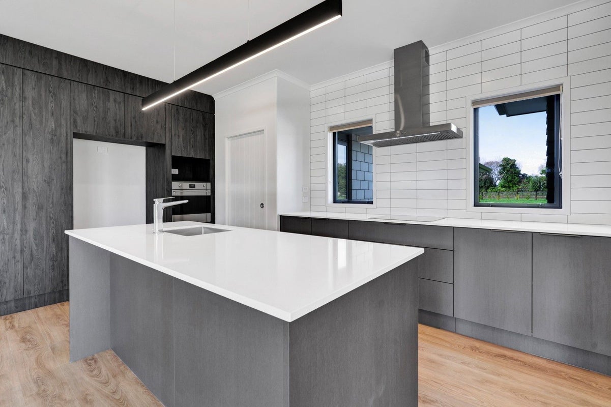 31 Ninia Road, Paraite, New Plymouth - Carousel 1
