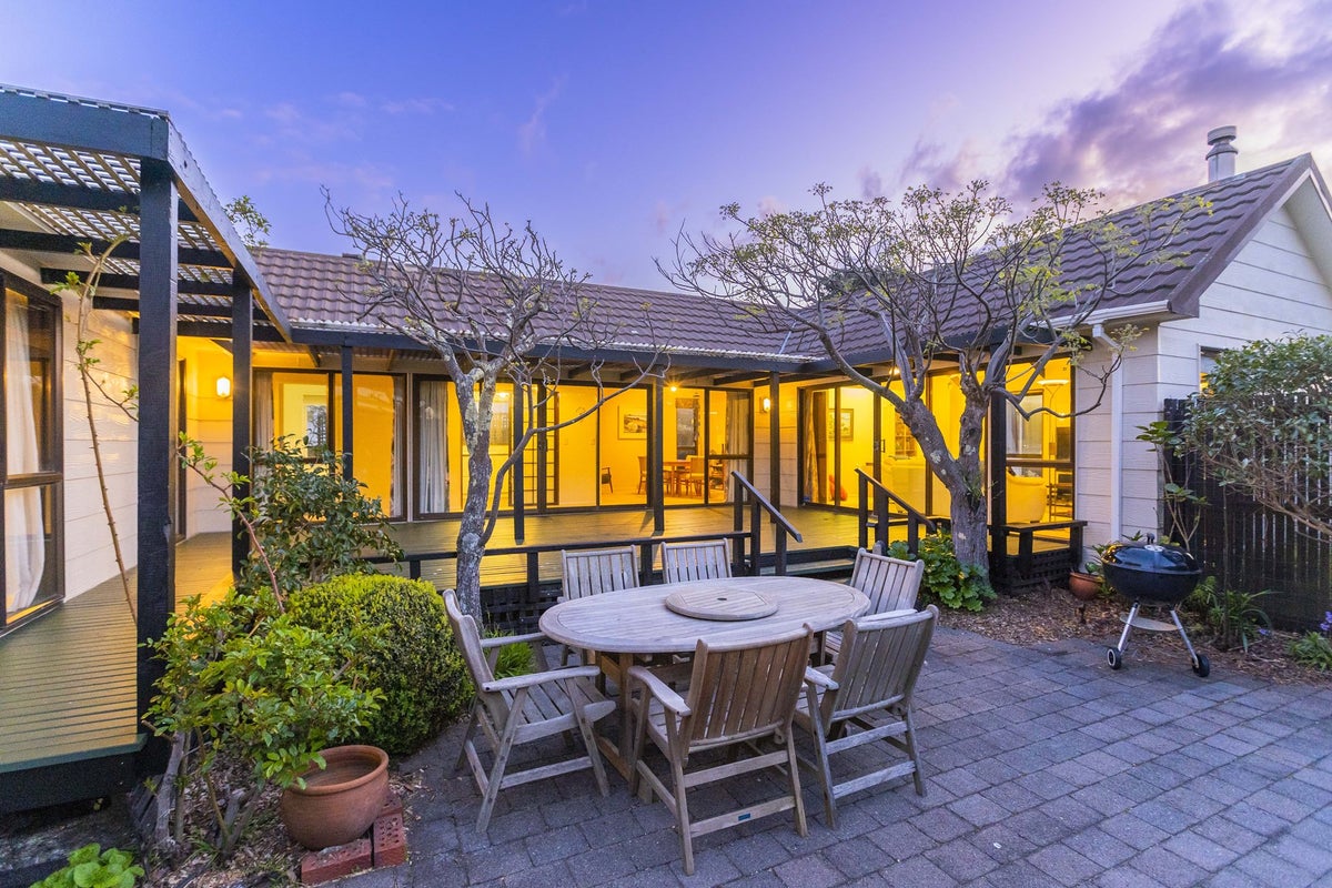 50 Field Way, Waikanae Beach, Waikanae - Carousel 2