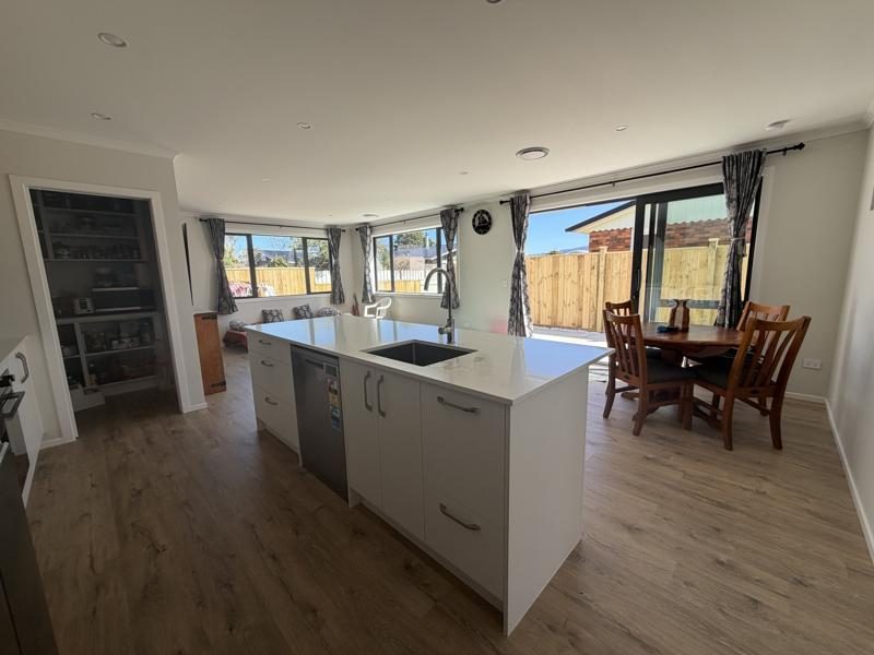 44A Michael Road, Paraparaumu Beach, Kapiti Coast, Wellington - Carousel 2