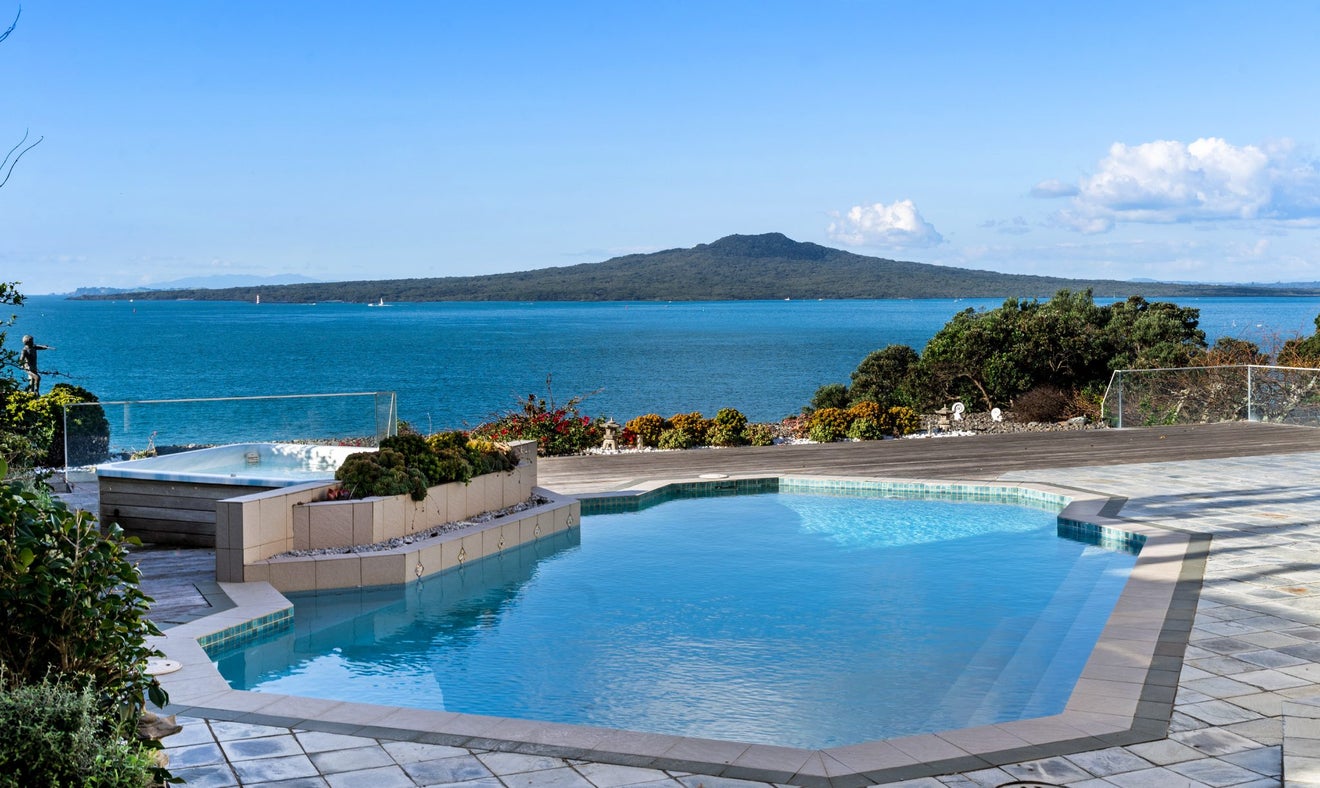 2/1A Clifton Road, Hauraki, Auckland - Carousel 1
