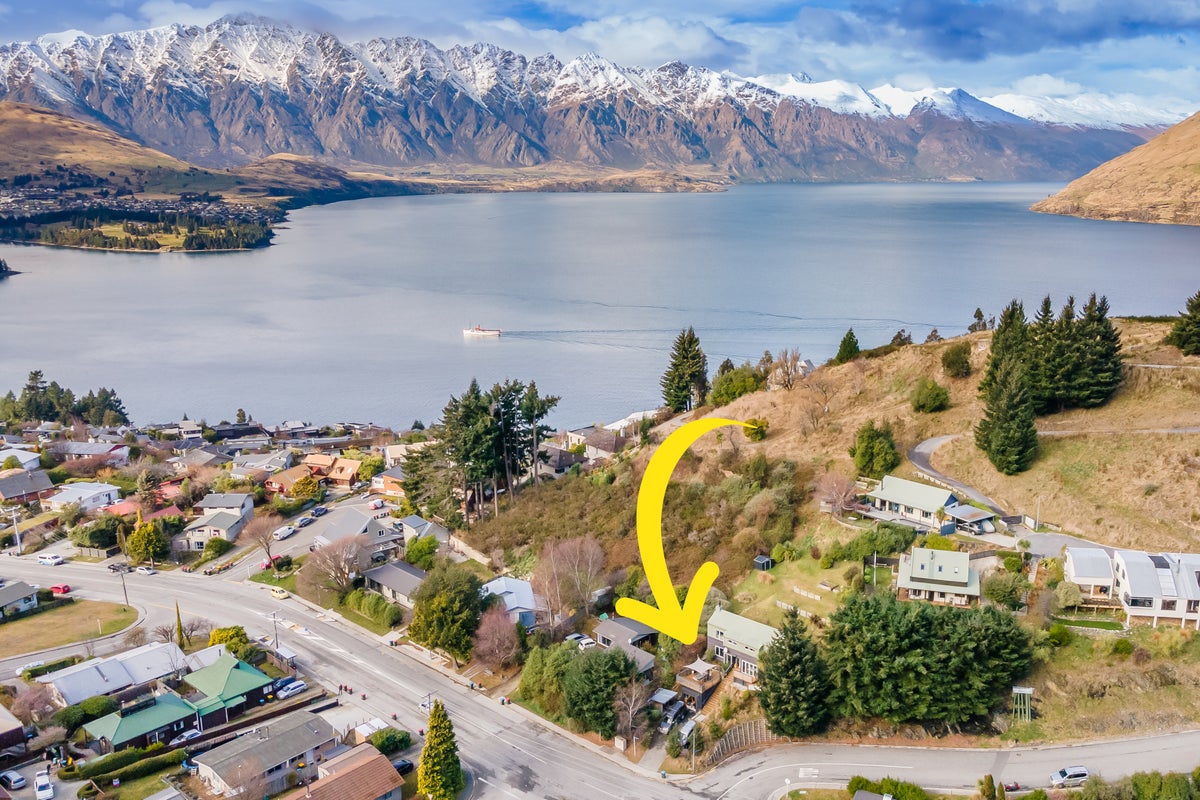 1 Broadview Rise, Sunshine Bay, Queenstown - Carousel 24