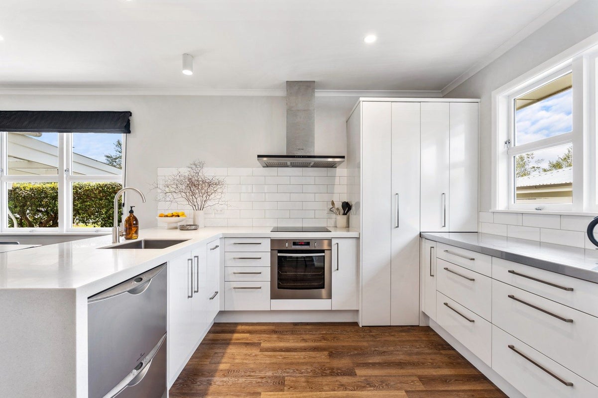 111 Nottingley Road, Frimley, Hastings - Carousel 2