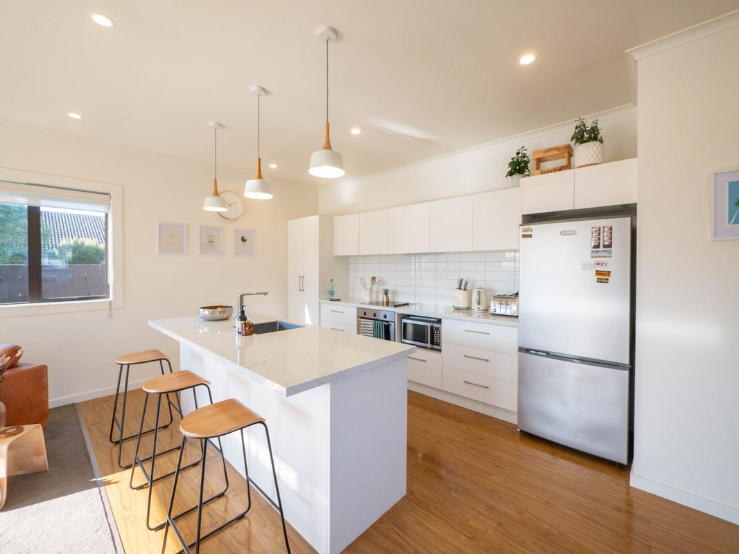 24B Hargest Crescent, Saint Kilda, Dunedin - Carousel 1