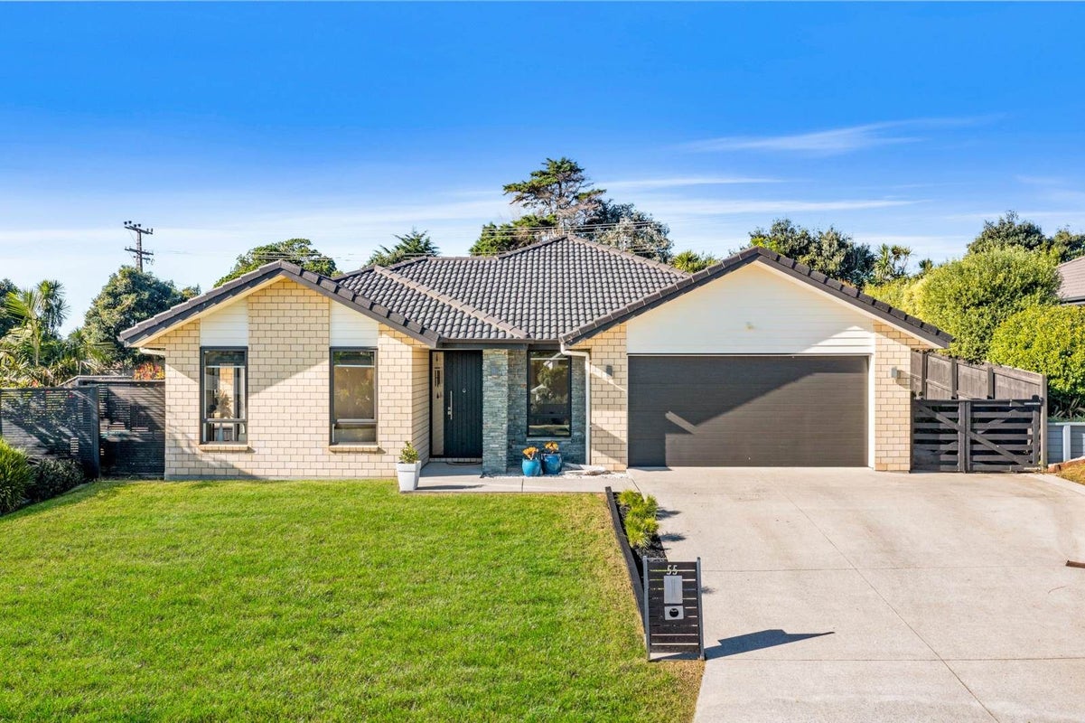 55 Liberty Crescent, Beachlands, Auckland - Carousel 1
