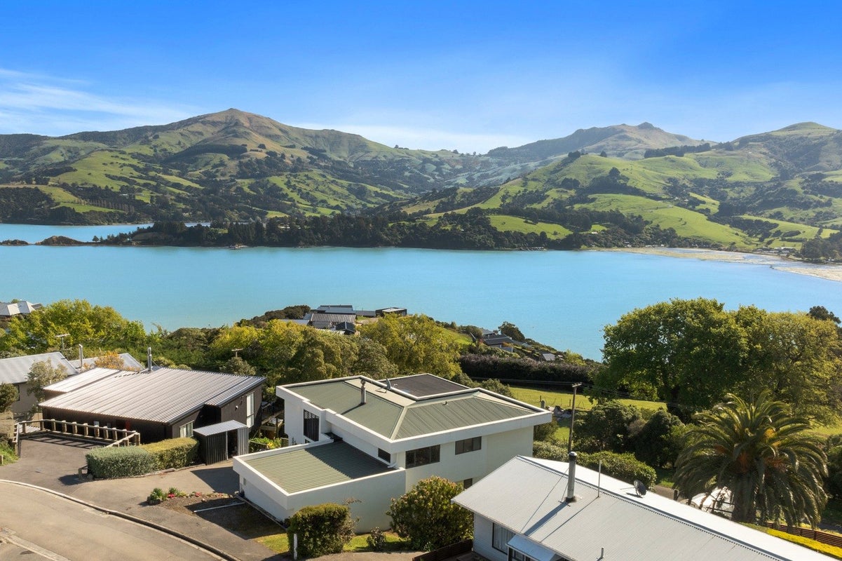 9 Ngaio Grove, Robinsons Bay, Akaroa - Carousel 1