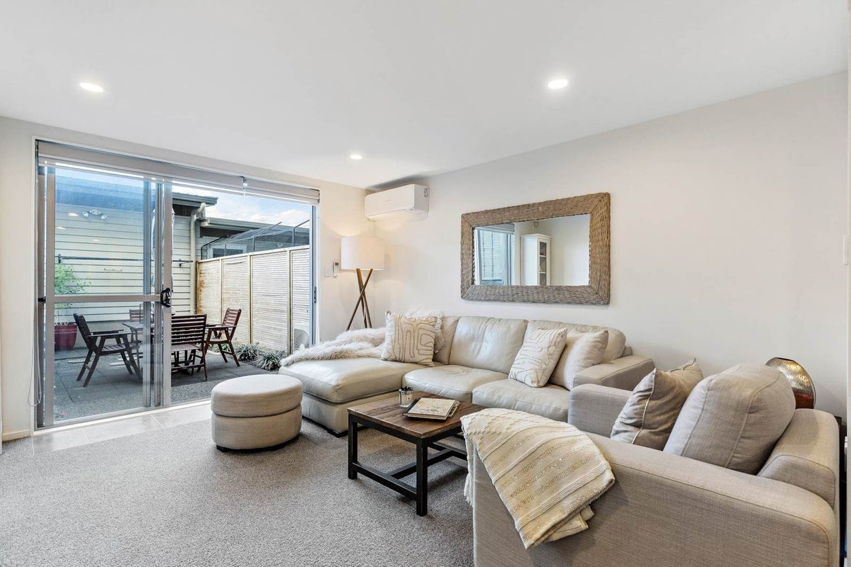13/1 Gracechurch Drive, Flat Bush, Manukau City, Auckland - Carousel 2