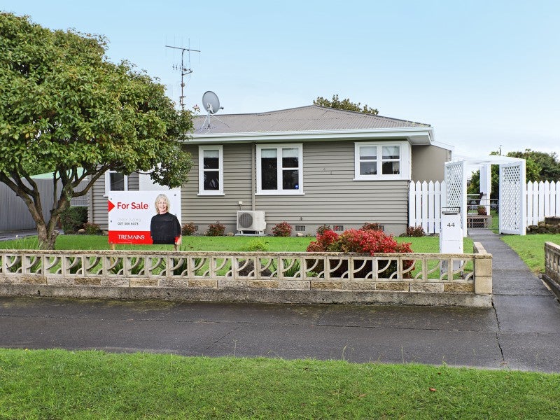 44 Clarence Cox Crescent, Pirimai, Napier - Carousel 2