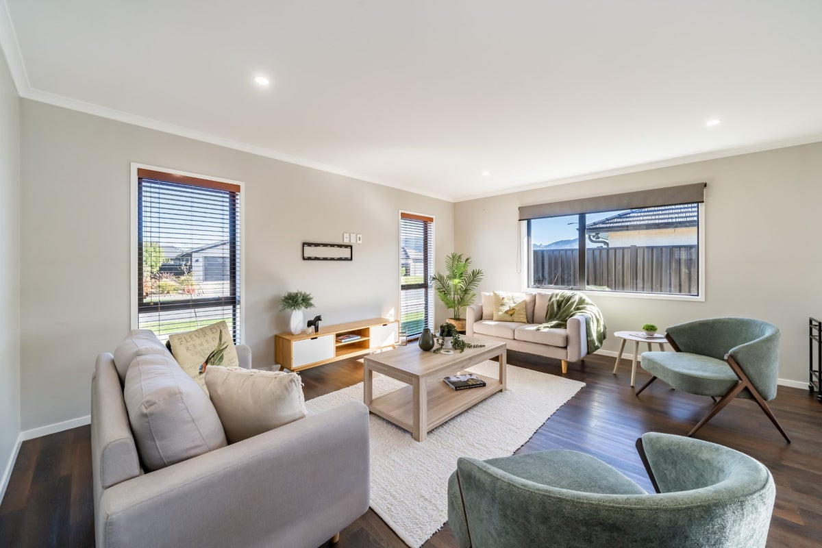 16 Te Punga Road, Wallaceville, Upper Hutt - Carousel 2